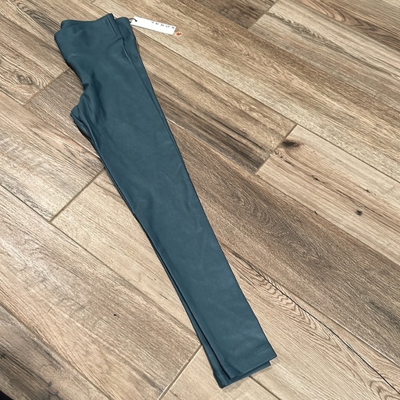 Koral Teal Lustrous Infinity Legging - Picture 4 of 9